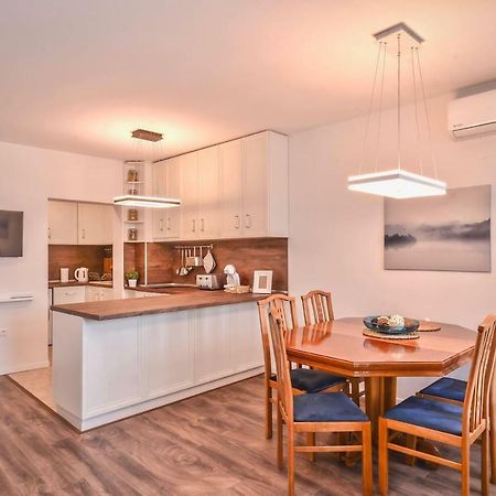 South Park, Vitosha View, 2-Bdr, 2-Bthr Apartment By Flat Mаnager صوفيا المظهر الخارجي الصورة